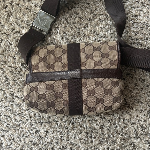 Gucci Beige and Brown Monogram Belt Bag - Picture 4 of 8